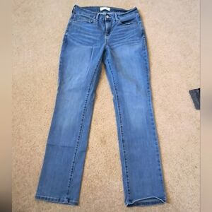 Women's Cute Classic Blue Jeans by Donizon Levi’s- Mid-Rise Slim- Size 8